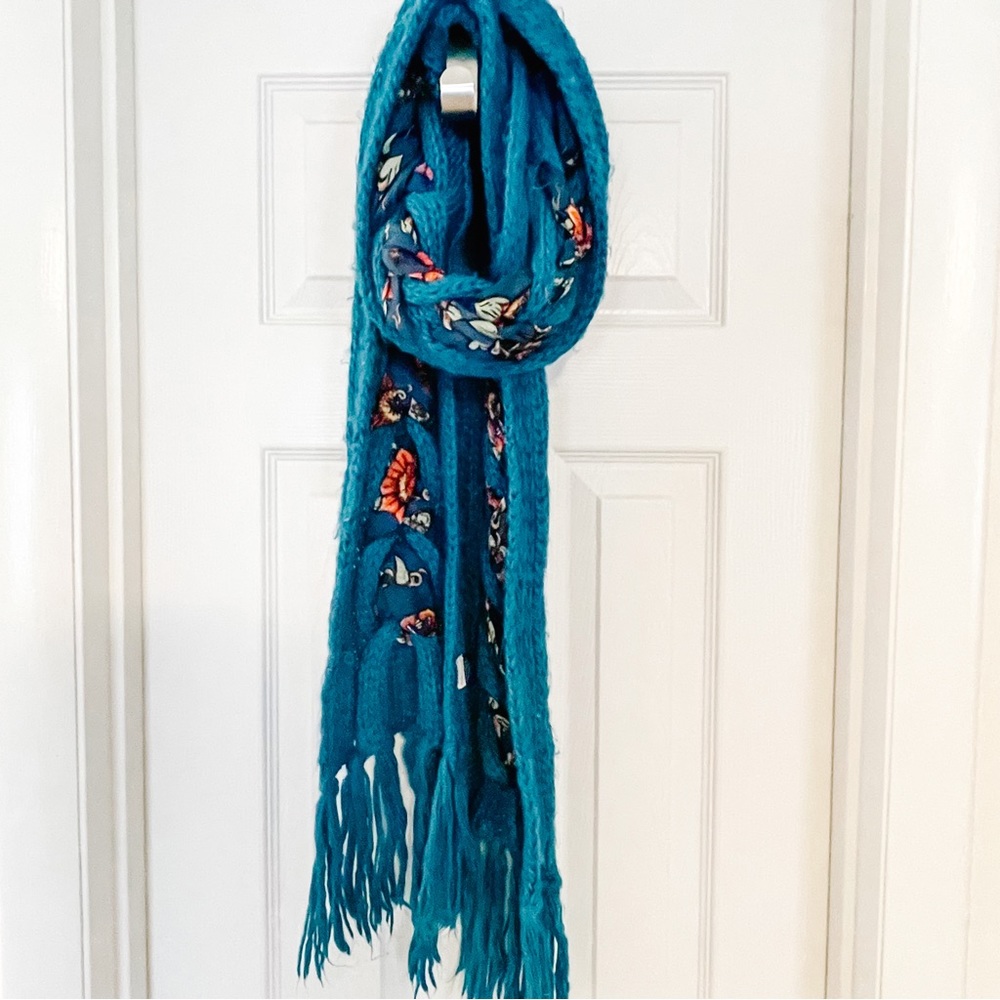 🏷️ Sakroots Knit Scarf in Teal Blue
